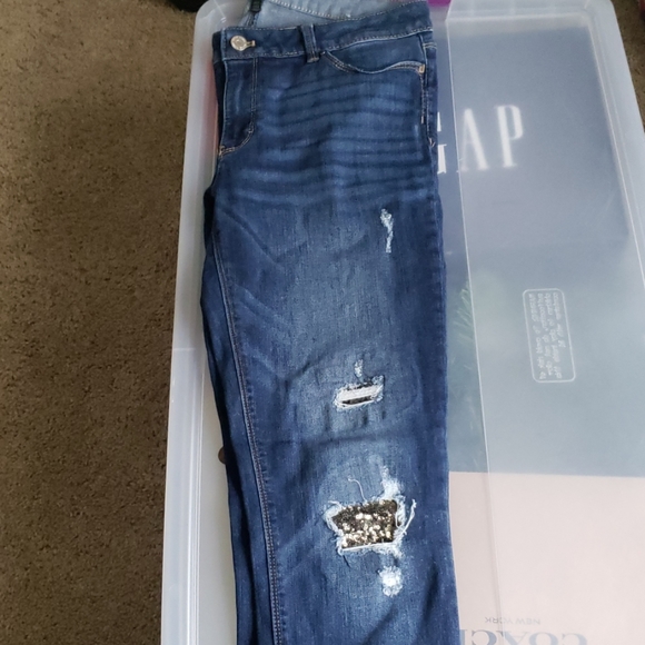 Jean's - Picture 2 of 2